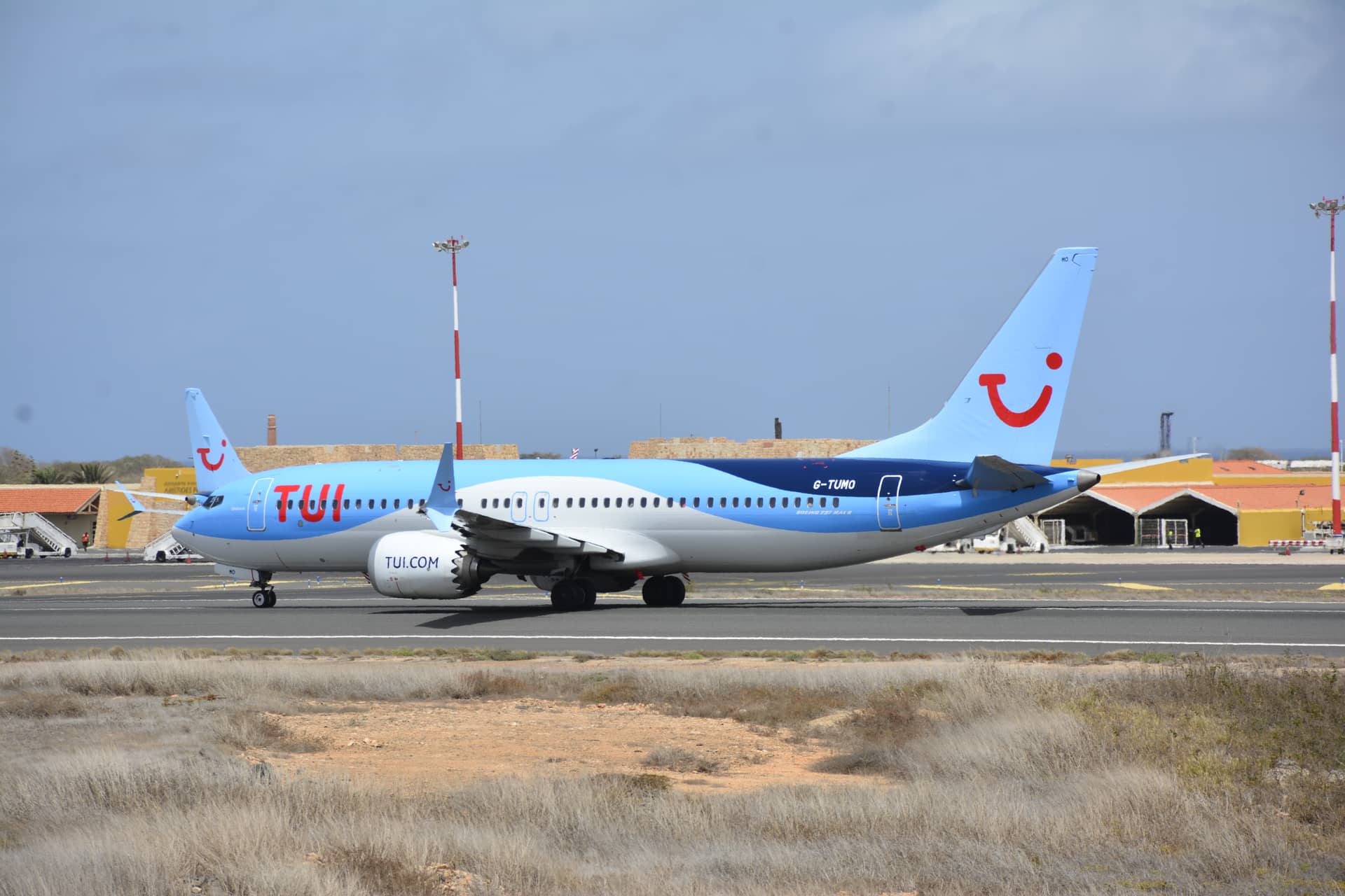Tui from united kingdom arriving at boa vista airport with boeing 737 8max – Kap Verde, Afrika. Foto: Christian Böhme