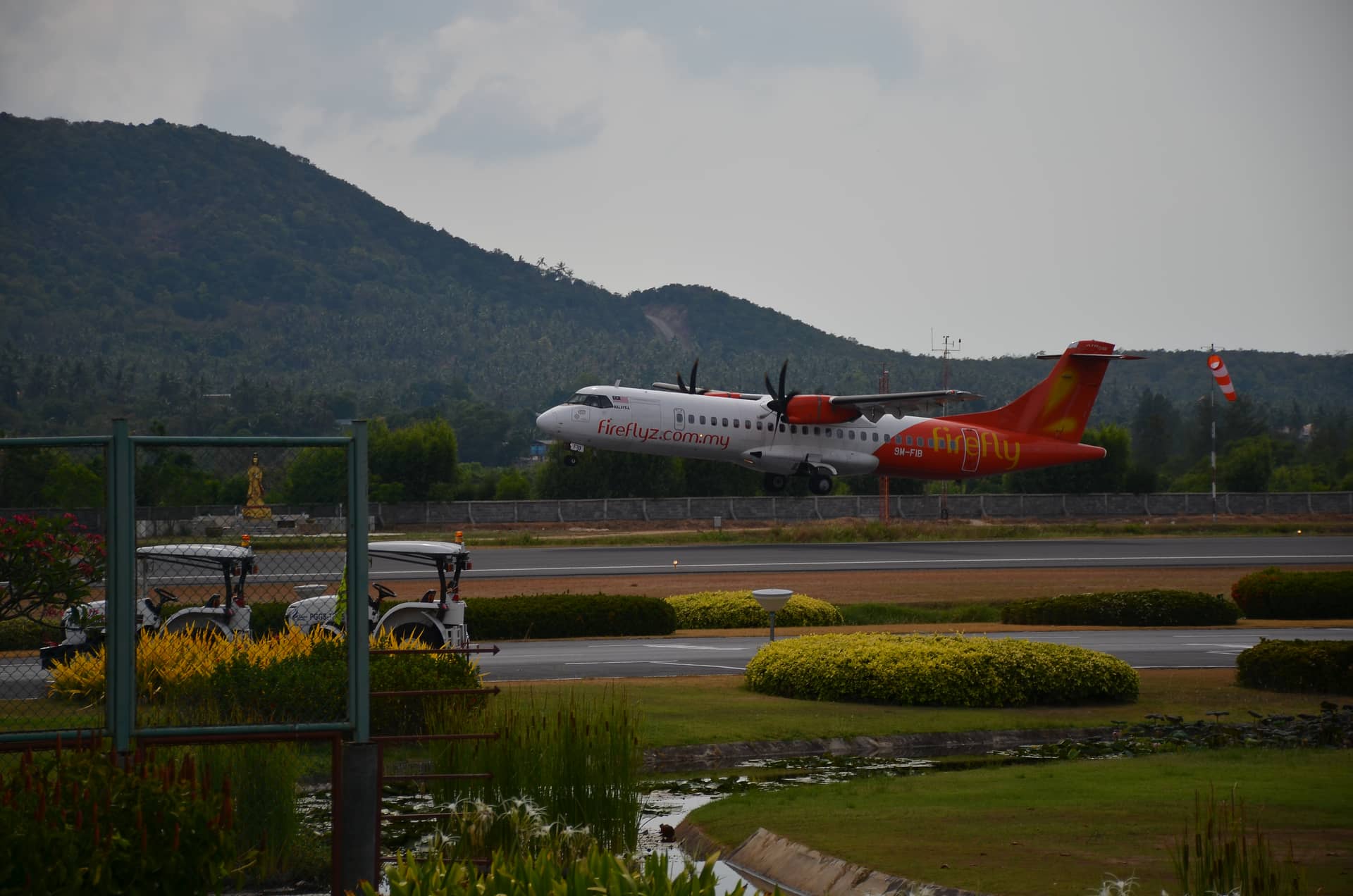 The most beautiful firefly atr at the best airport in the world – Thailand, Asien. Foto: Christian Böhme